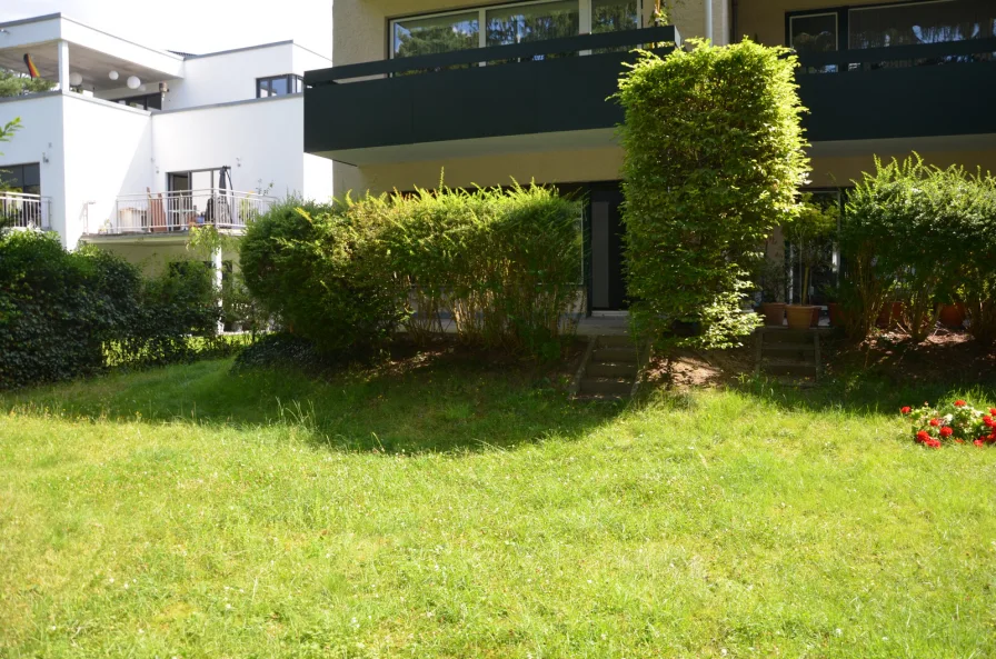 Terrasse mit Gartenzugang