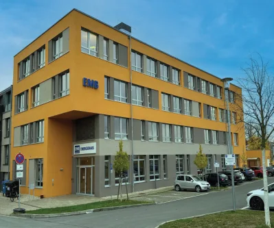 Gebäudeansicht - Büro/Praxis mieten in Michendorf - 415 m² hochwertige Bürofläche in Michendorf nahe Autobahn-Anschluss: PROVISIONSFREI für Mieter*in