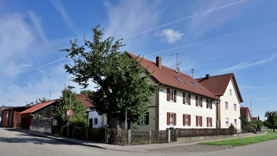  - Haus kaufen in Schwenningen - Zeitreise: Tradition und Moderne im Einklang auf ländlichem Anwesen!