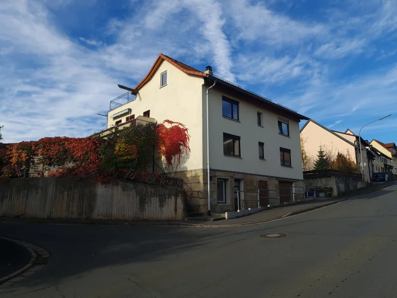 Haus Ansicht 1 - Haus kaufen in Kulmbach - Renovierungsbedürftiges Einfamilienhaus mit viel Potential in Kulmbach-Mangersreuth!