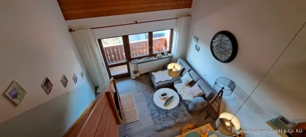 Blick von der Galerie - Wohnung kaufen in Sankt Englmar - Galeriewohnung über 2 Etagen in kleiner Wohnanlage in Sankt Englmar zu verkaufen - Kurzfristig frei
