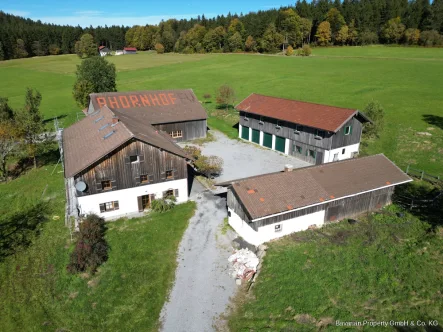 Luftbild 4 - Haus mieten in Sankt Englmar - Sankt Englmar! Anwesen in Alleinlage für Tierhaltung, diverse Seminare,  Mehrgenerationenhaus u.s.w.