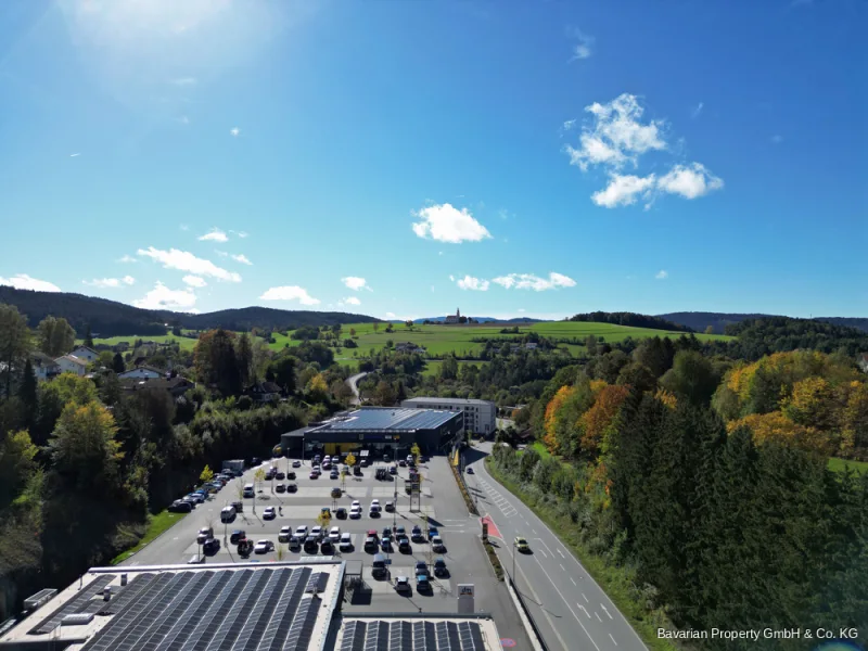 Ausblick Dachterrasse - Wohnung kaufen in Bad Kötzting - Energieeffizient und modern - Exklusive vermietete 3-Zimmer-Wohnung