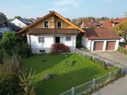  - Haus kaufen in Plattling - Einfamilienhaus mit großem Garten und Doppelgarage in Plattling