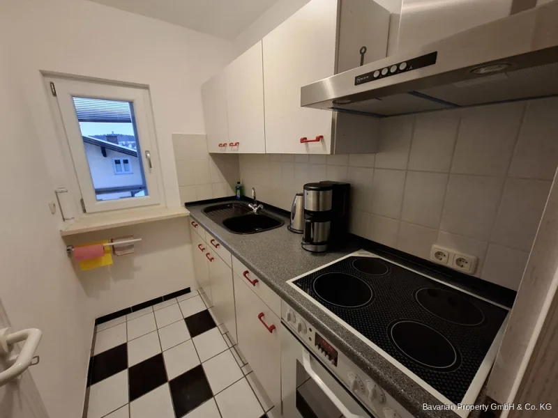 Küche Bild 2 - Wohnung mieten in Sankt Englmar - Möblierte  2-Zi.DG-Whg. mit Wintergarten für 1-2 Pers., Pauschalmiete 700 € incl. Strom und Stellpl.