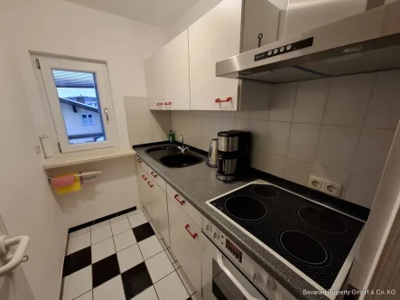 Küche Bild 2 - Wohnung mieten in Sankt Englmar - Möblierte  2-Zi.DG-Whg. mit Wintergarten für 1-2 Pers., Pauschalmiete 700 € incl. Strom und Stellpl.