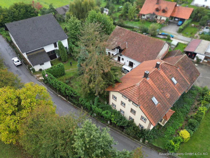  - Haus kaufen in Moosthenning / Forst - Traumanwesen in Forst mit Gutshaus und Nebengebäuden