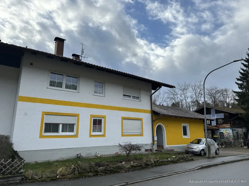  - Haus kaufen in Viechtach / Grossenau - Dreifamilienhaus in Großenau bei Viechtach