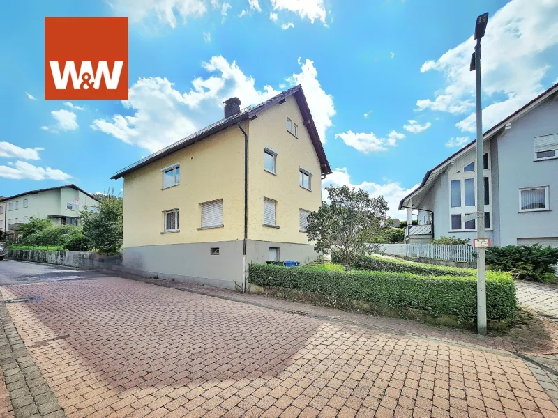 Höchster Stadthaus - Haus kaufen in Gelnhausen / Höchst - GELNHAUSEN:HÖCHST:HAUS! Stadthaus mit ca. 151,36 m² WFL, Balkon, 3 Stellplätzen & sofort frei!