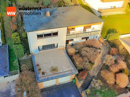 Drohnenbild Ihr Haus - Haus kaufen in Gelnhausen - Attraktives Zweifamilienhaus in gefragter Lage von Gelnhausen! Garage, Garten, Aussicht und frei!