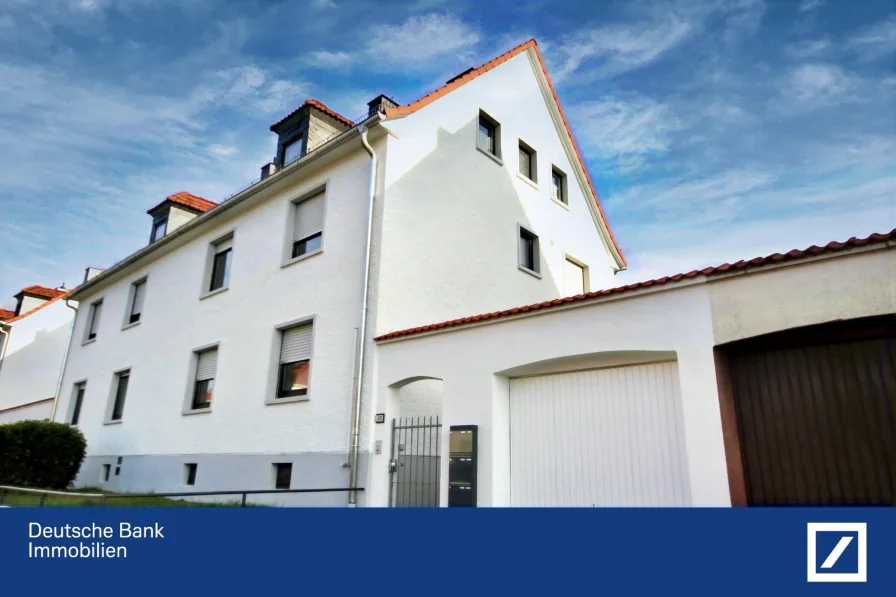 Außenansicht - Haus kaufen in Oberursel - Seltene Gelegenheit von einem (Mehrfamilien)-Haus in guter Lage mit Garten und viel Potential