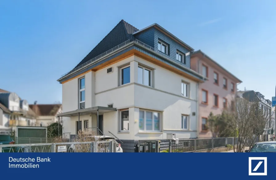 Frontansicht - Haus kaufen in Frankfurt - Saniertes Familien- oder Zweifamilienhaus mit großem Garten in Frankfurt-Fechenheim mit Flexibilität