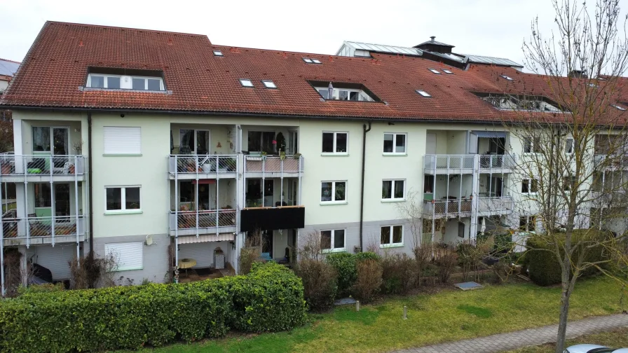 Außenansicht - Wohnung kaufen in Erlangen - Helle 2 Zimmer-Wohnung mit TG-Stellplatz in Erlangen - Büchenbach!