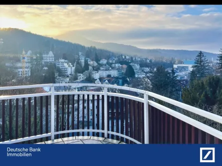 Tolle Aussicht - Wohnung kaufen in Baden-Baden - Bestlage mit Weitblick! Perfekte Drei-Zimmer- Wohnung mit sonnigem Balkon.