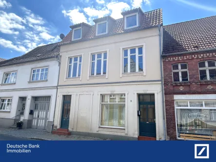 Straßenansicht - Haus kaufen in Wittstock - Freyenstein ! bezugsfreies Wohn- und Geschäftshaus 