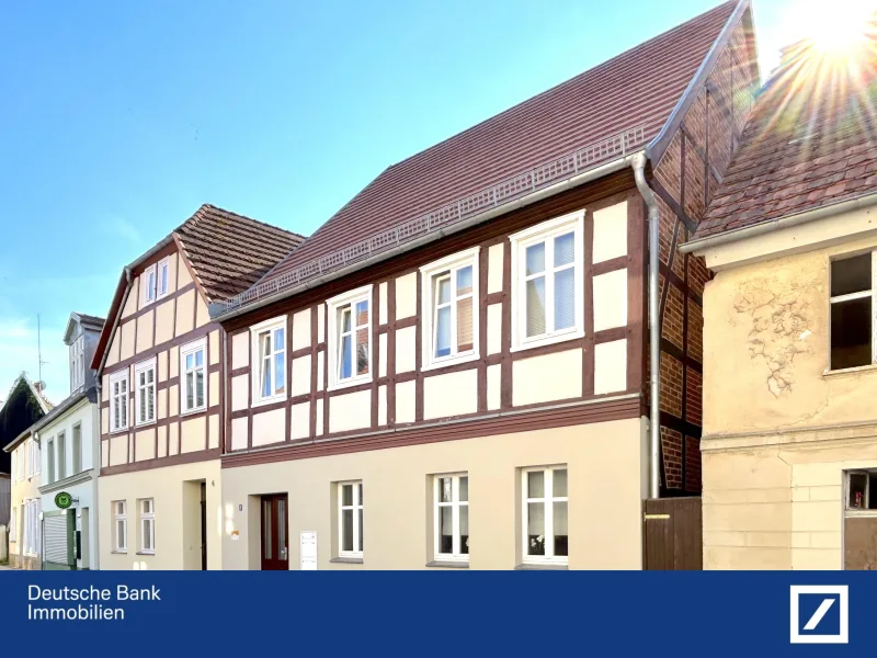 Straßenansicht - Haus kaufen in Perleberg - Wunderschönes Zweifamilienhaus in der Altstadt von Perleberg