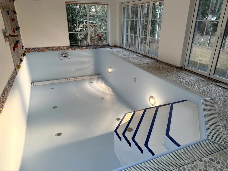 Indoor-Pool