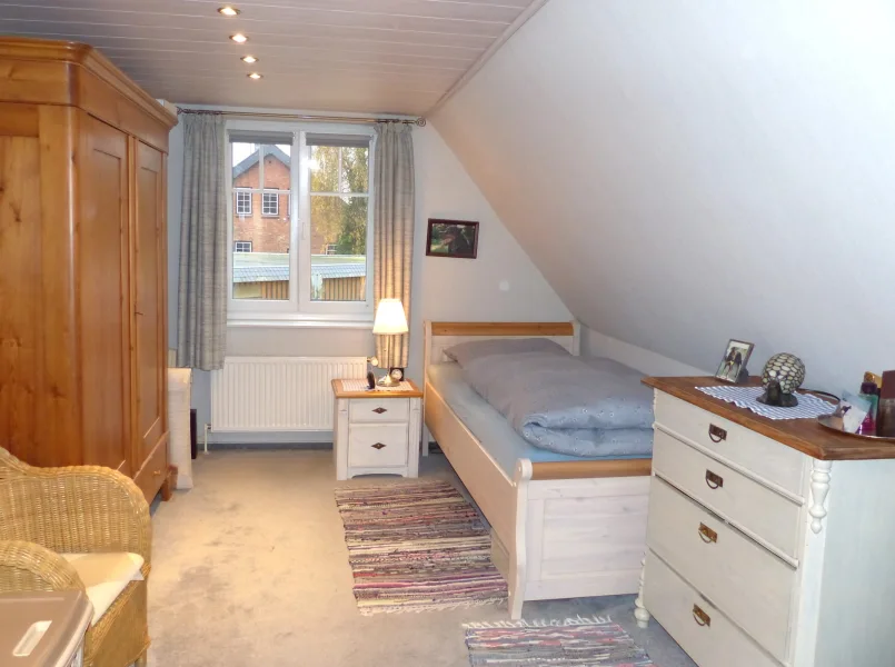 Schlafzimmer 1 DH 12a