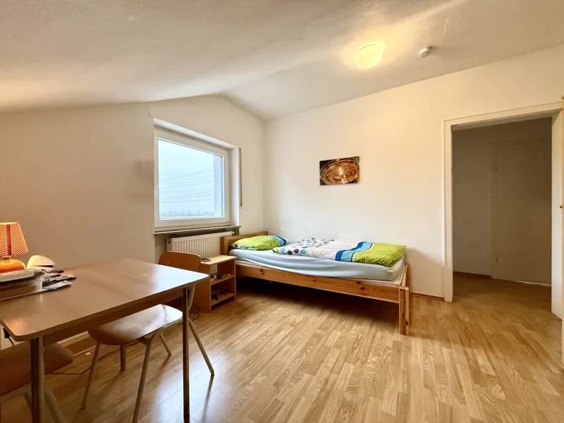 Schlafzimmer II - Wohnung kaufen in Lampertheim - +++ Kapitalanleger aufgepasst! Gepflegte Dreizimmerwohnung mit Garage in Lampertheim +++