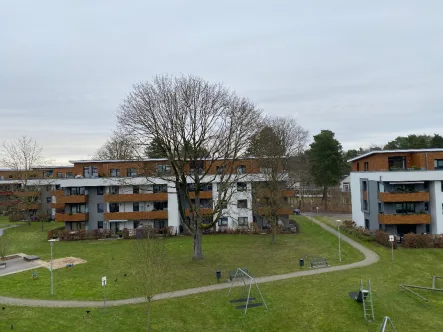 Blick zum Balkon - Wohnung mieten in Lübeck - Schönes Wohnen im Grünen Brandenbaum