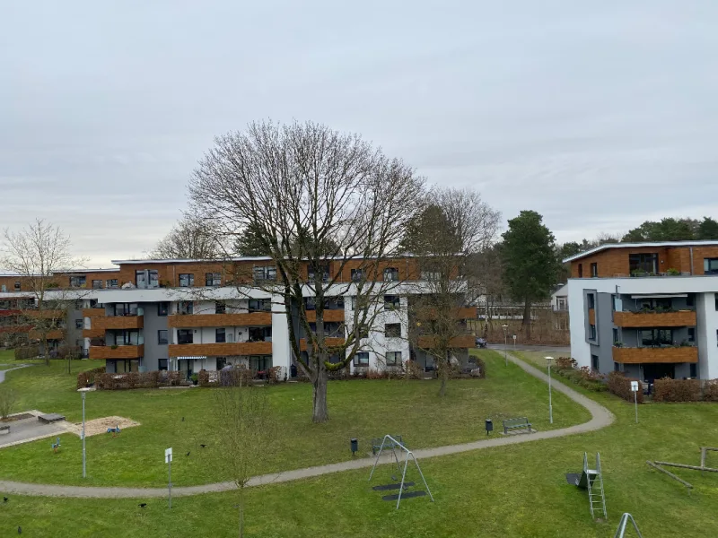 Blick zum Balkon - Wohnung mieten in Lübeck - Schönes Wohnen im Grünen Brandenbaum