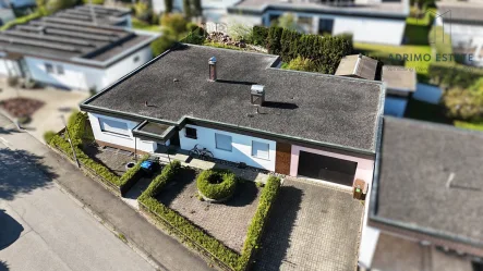 Ansicht - Haus kaufen in Dornstadt - Provisionsfrei! Renovierungsbedürftiger Bungalow mit viel Potenzial sucht handwerkliches Geschick!