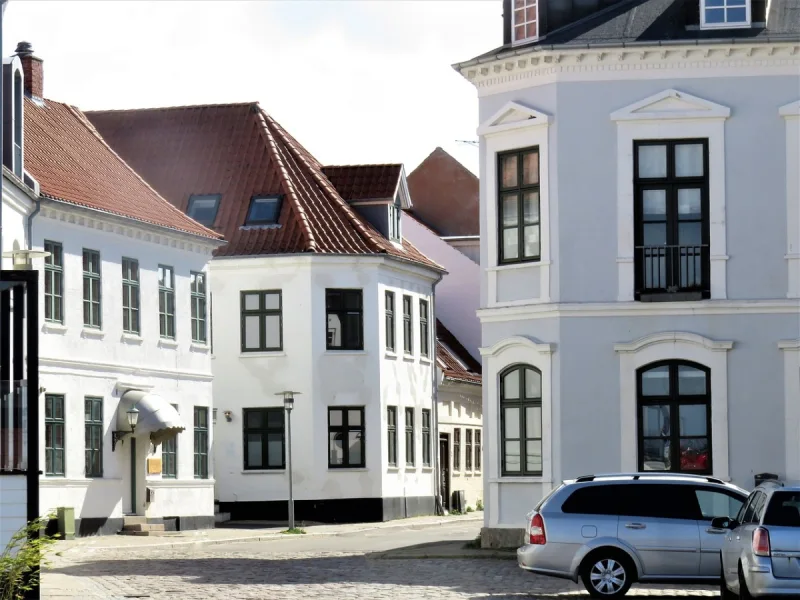 Beispielbild - Haus kaufen in Buxtehude - Gesuch: Zinshaus in Buxtehude 