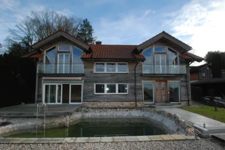  - Haus kaufen in Bergstetten - Außergewöhnliches Haus mit viel Platz zum Leben