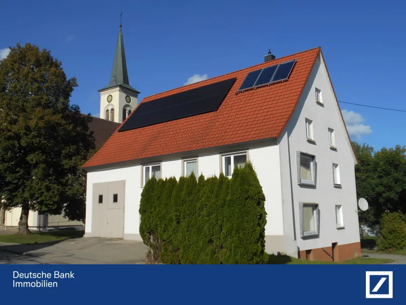 Aussenansicht - Haus kaufen in Mahlstetten - Freistehendes Zweifamilienhaus mit zwei Wohneinheiten in Mahlstetten.