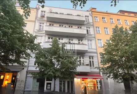 Fronansicht - Zinshaus/Renditeobjekt kaufen in Berlin - Gewerbefläche als langfristige Kapitalanlage in Prenzlauer Berg - in Top zentraler Lage