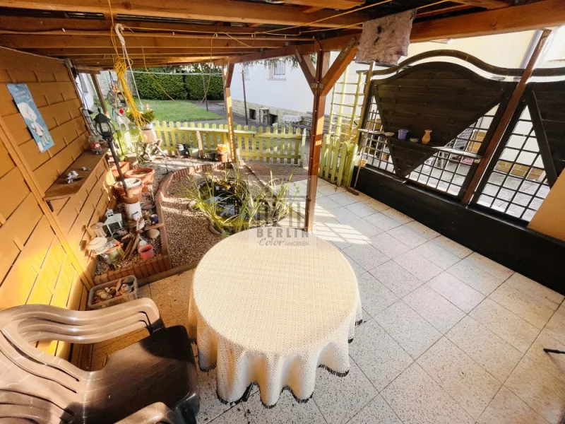 überdachte Terrasse