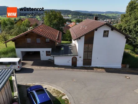 Außen 01 NO - Haus kaufen in Bad Kötzting - Großzügiges Wohnobjekt in toller Lage mit grandiosen Ausblick – greifen Sie zu!