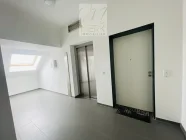 Obj 151_Eingang Abschlusstür & Aufzug in DG