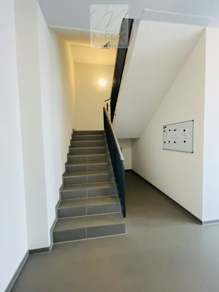 Obj 151_Treppenaufgang Hausflur