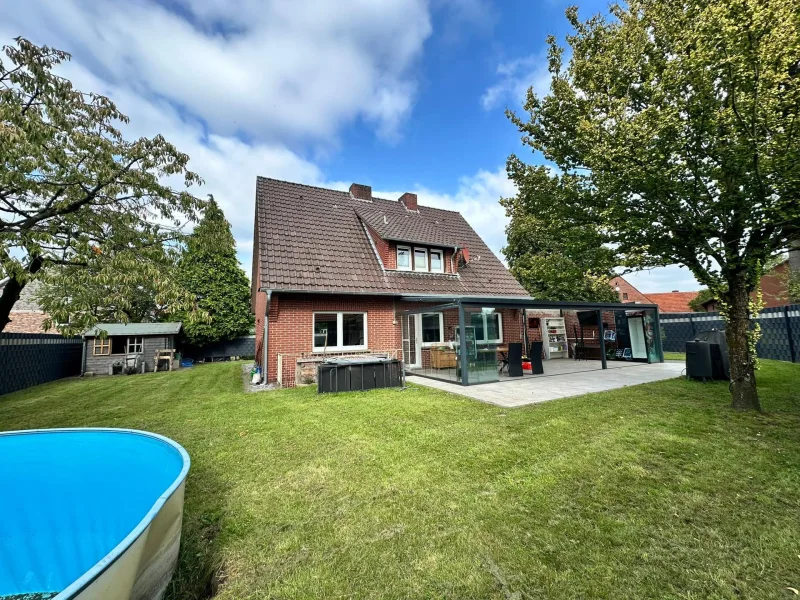 Ansicht - Haus kaufen in Ladbergen - Mitten im Ort - toll saniert - mit großem Grundstück!