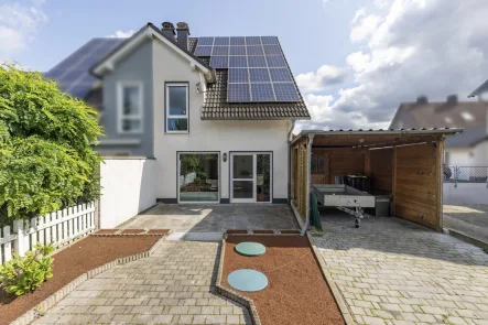 Blick zur Terrasse - Haus kaufen in Unna - Bezugsfertige Doppelhaushälfte in Unna-Mühlhausen – Perfekt für die kleine Familie