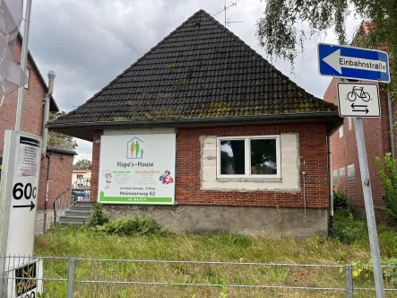 Bestandsimmobilie - Büro/Praxis kaufen in Hamburg - Bauvorbescheid bestätigt: Gewerbeimmobilie mit Selbstnutzer-Wohnungsoption!