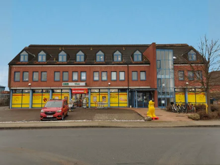 Außenansicht - Büro/Praxis mieten in Waren (Müritz) - 177 m² moderne Bürofläche in Waren Ost | Touristisch belebt, mitten in MV | Bad mit Dusche | EBK