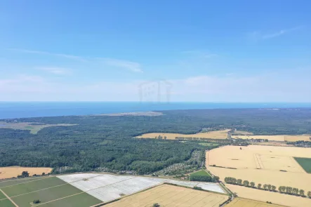 Drohnenansicht zur Ostsee - Grundstück kaufen in Mönchhagen - ca. 1.000 m² bis zu 3.000 m² Baugrundstück mit SW-Ausrichtung und Bach an Rostocker-Heide