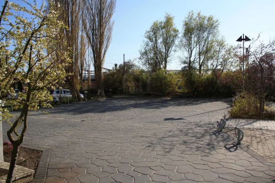 Parkplatz - Garage/Stellplatz mieten in Rostock - Stellplätze direkt am Hauptbahnhof