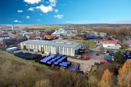 Außenansicht - Halle/Lager/Produktion mieten in Wittenförden - Produktionsfläche in Wittenförden: 2.562 m² mit Schwerlastkranen und Lackierhalle