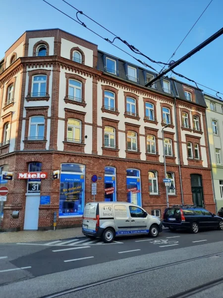 Front_Haus - Wohnung mieten in Schwerin - Schöne 2-Zimmer Wohnung | Paulsstadt, 350 m zum HBF