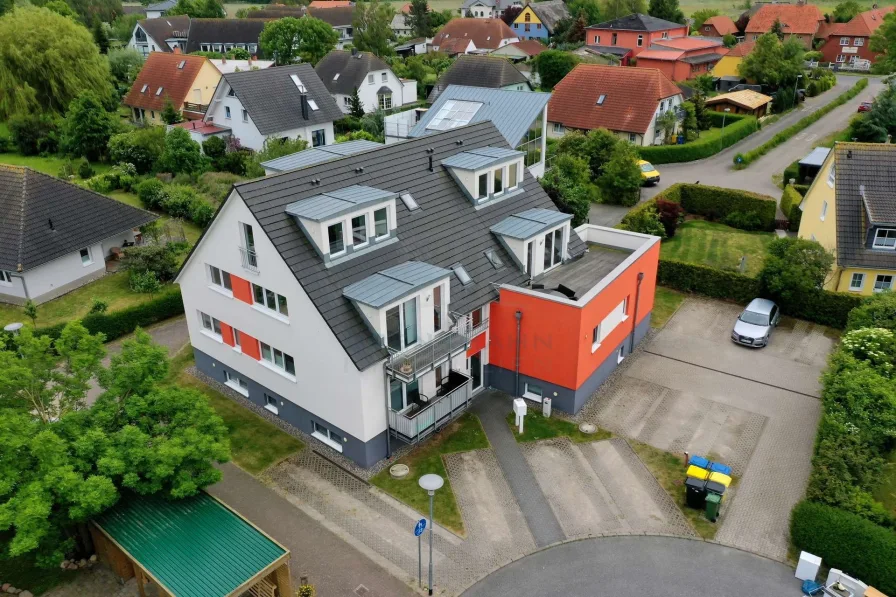 Außenansicht - Wohnung mieten in Börgerende - 200m zum Strand für Wassersport- und Strandliebhaber - moderne Maisonettewohnung mit Balkon