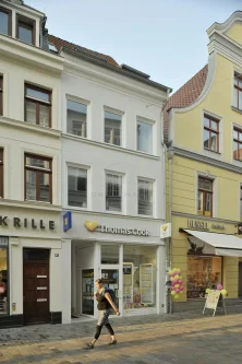 Hausansicht - Büro/Praxis mieten in Rostock - Sympathische Bürofläche auf ca. 85 m² für z.B. Startups, Kosmetik, Tattoo...