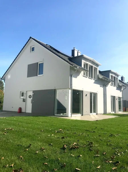 Beispielbild Außenansicht  - Haus mieten in Rövershagen - Moderne Doppelhaushälfte mit gehobener Ausstattung, 4 Zimmer, Terrasse, Stellplatz und Wärmepumpe