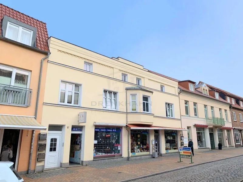 Hausansicht 1 - Büro/Praxis mieten in Bad Doberan - Ihre Gelegenheit direkt in der Mollistraße - werbewirksam und stark frequentiert!