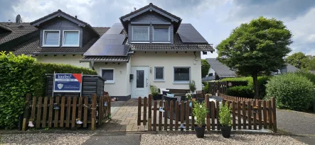 Vorderansicht - Haus kaufen in Much - MANNELLA *Klein aber Fein*Reihenendhaus in zentraler Lage