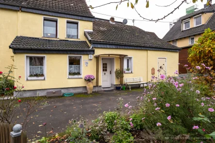 MANNELLA Immonbilienservice Hennef - Haus kaufen in Hennef (Sieg) - MANNELLA *Haus mit Charme und Geschichte* Familientraum mit großem Grundstück in Hennef-Geistingen