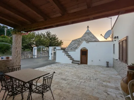  - Haus kaufen in Martina Franca - MANNELLA *Villa mit Trullo* 2 Wohnungen und großes Grundstück in Martina Franca (Apulien)