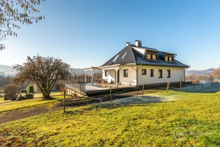  - Haus kaufen in Windeck - MANNELLA *Großzügiges Wohnen in traumhafter Natur - Mehrgenerationenwohnen möglich*